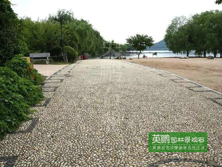園路鋪裝鵝卵石01
